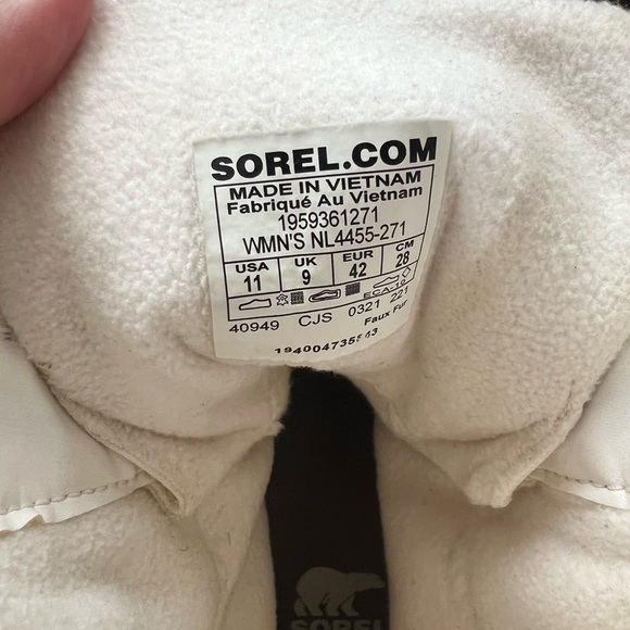 Sorel Women's Ankle Boots in Cream and Tan- Sz 11 - Picture 4 of 5